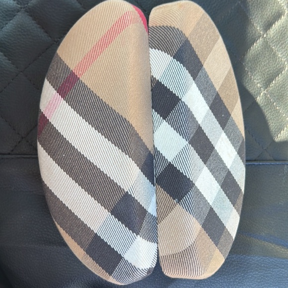 Burberry SUNGLASS CASE - Picture 3 of 4